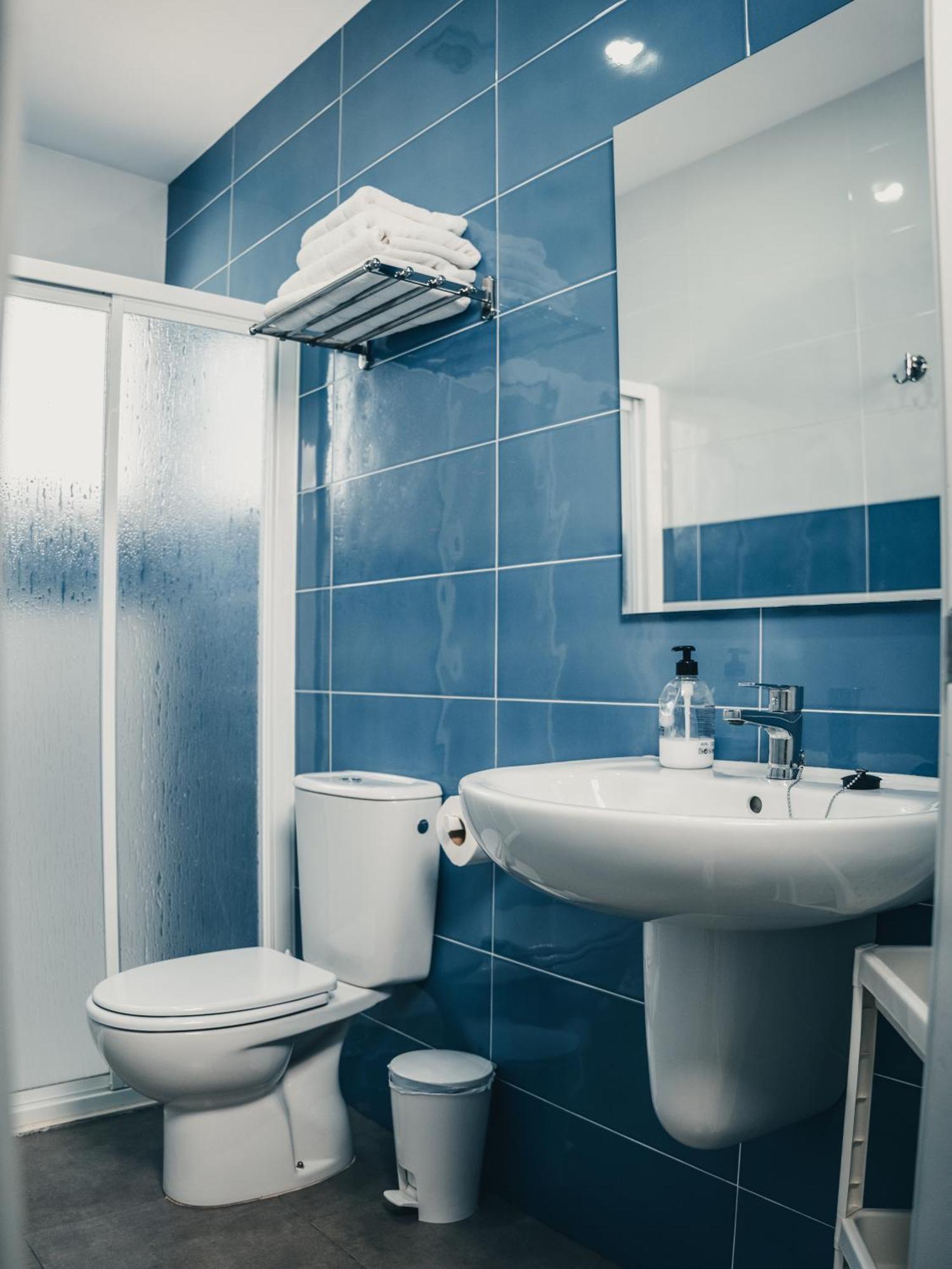 Hostal Delia Алора Екстериор снимка