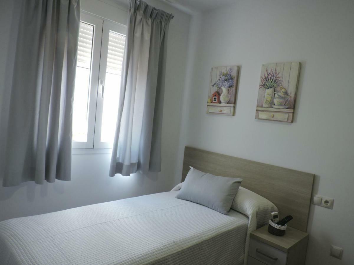 Hostal Delia Алора Екстериор снимка
