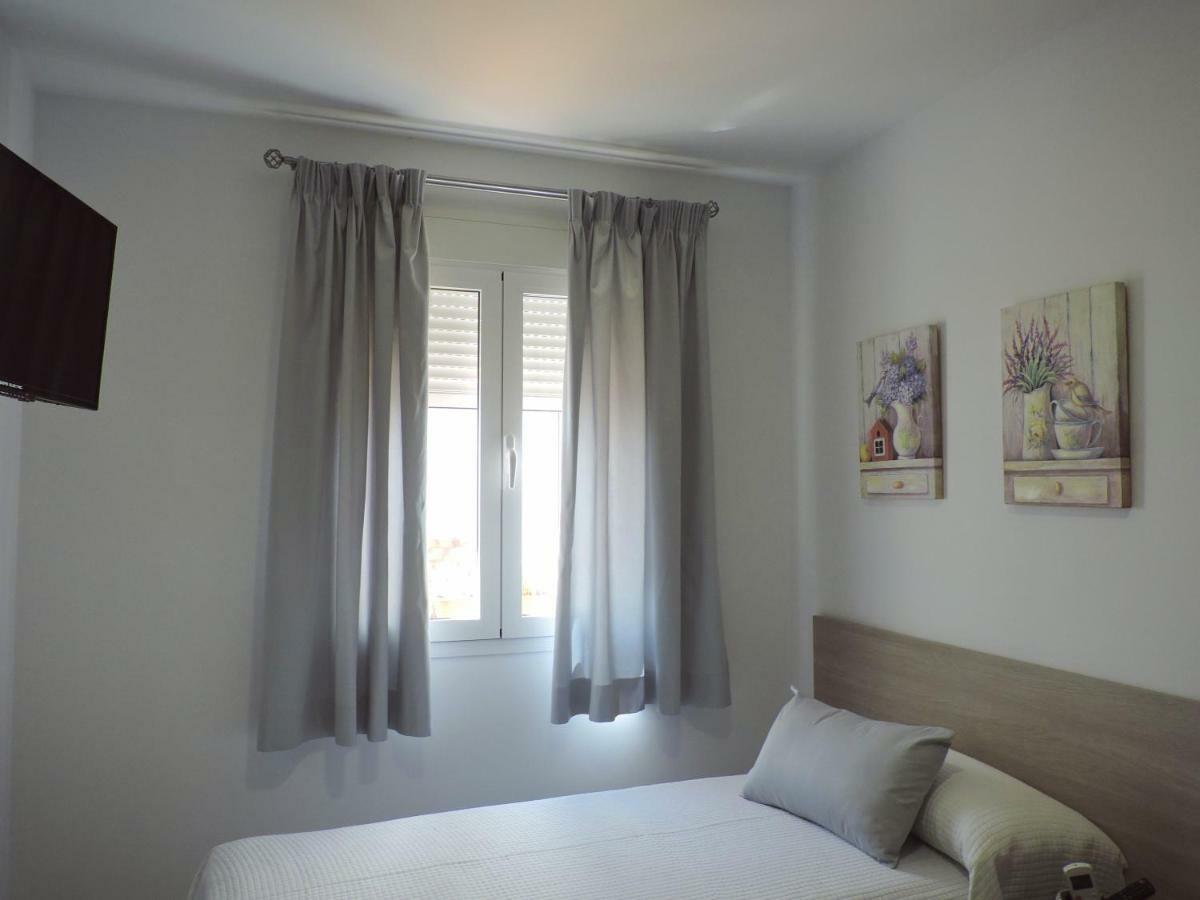 Hostal Delia Алора Екстериор снимка