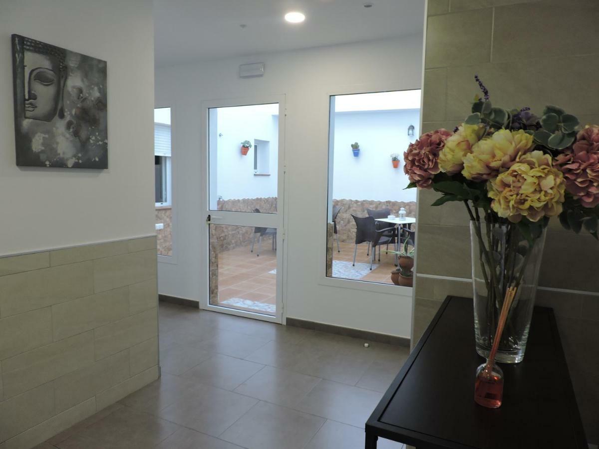 Hostal Delia Алора Екстериор снимка
