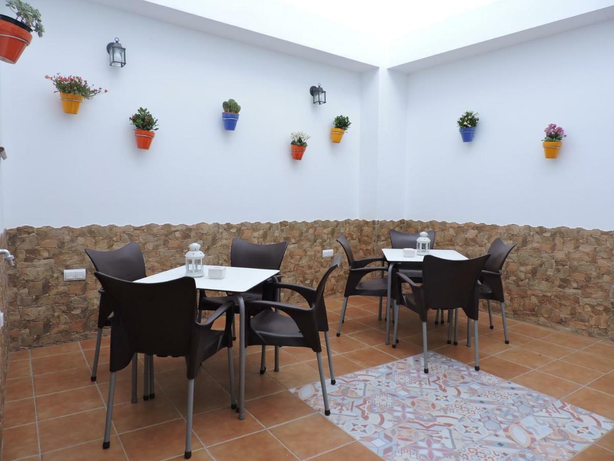 Hostal Delia Алора Екстериор снимка