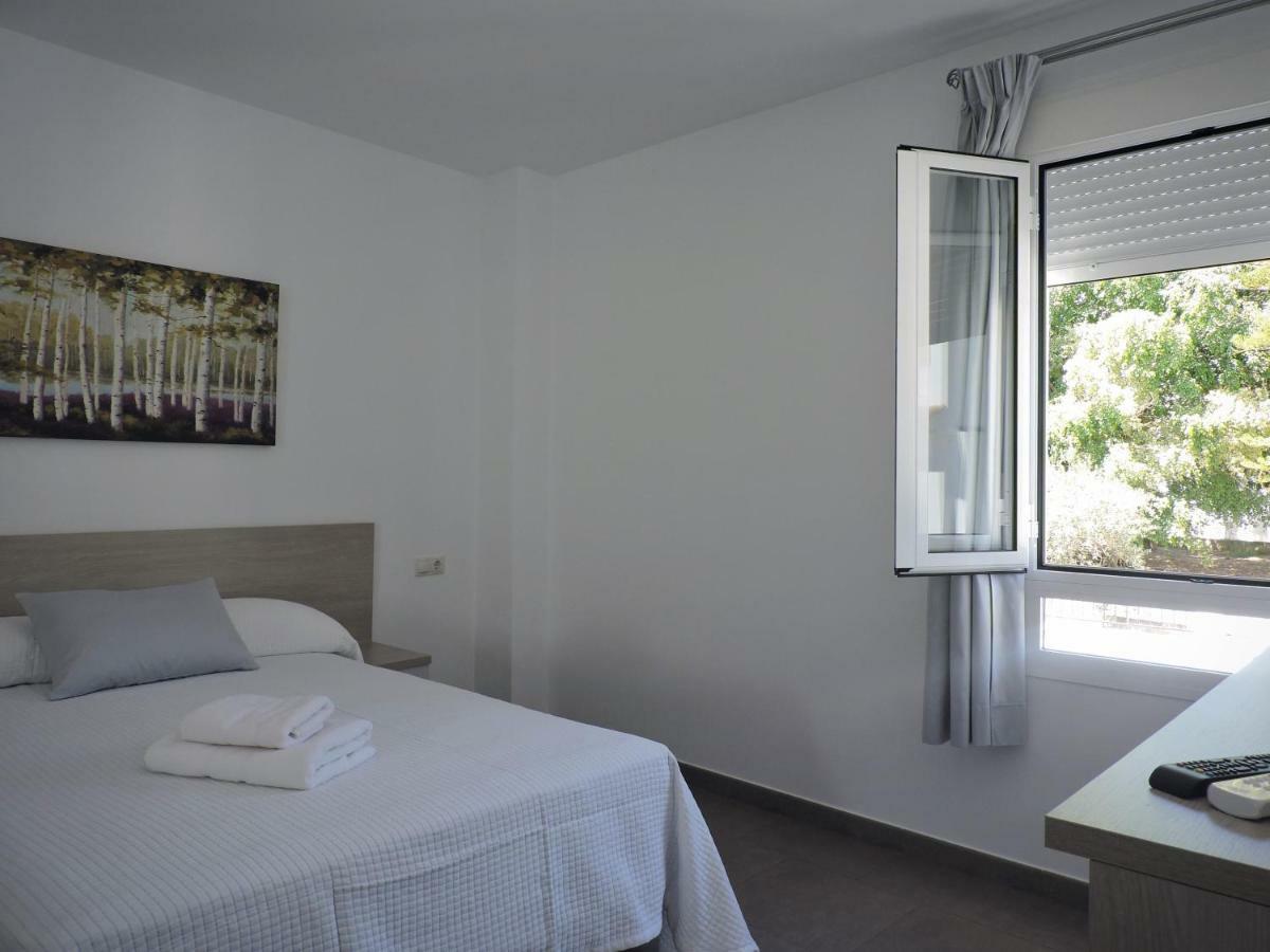 Hostal Delia Алора Екстериор снимка