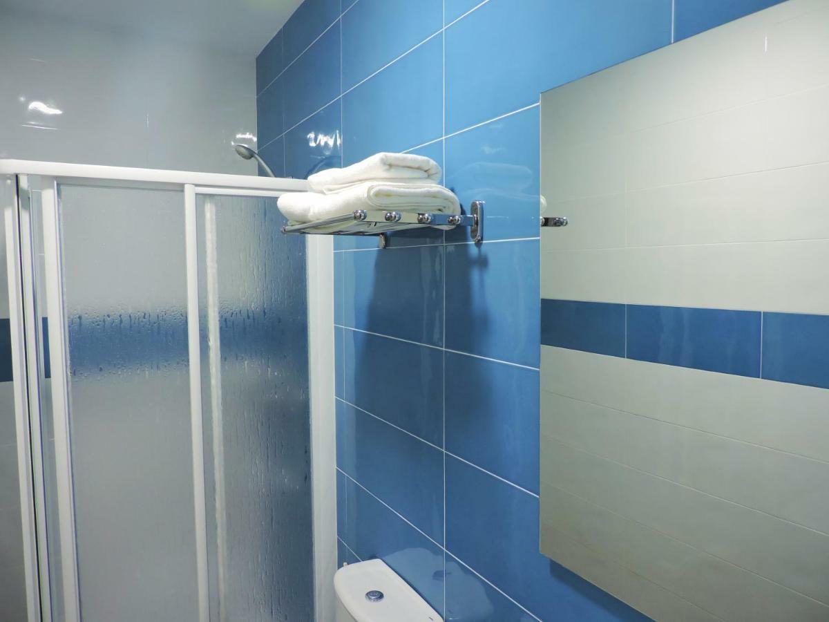 Hostal Delia Алора Екстериор снимка