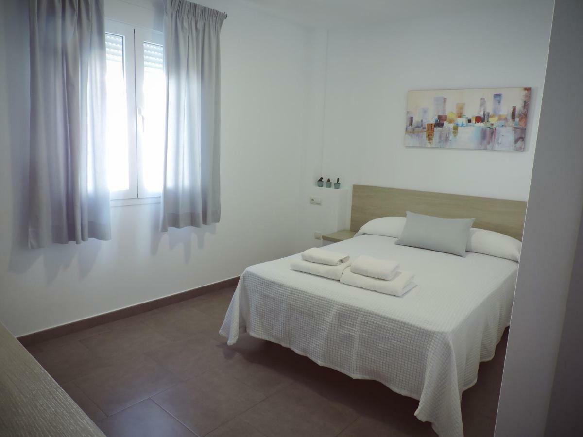 Hostal Delia Алора Екстериор снимка